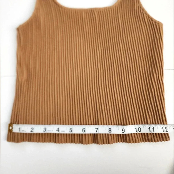 Forever 21 Women's Sandy Brown Ribbed Crop Straight Cut Neck Top Tank, sz MD - Picture 5 of 10
